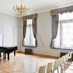 Зал для уроков музыки. Салон штор TEXTI. Гостиная. Пошив и фото штор в интерьере 2016