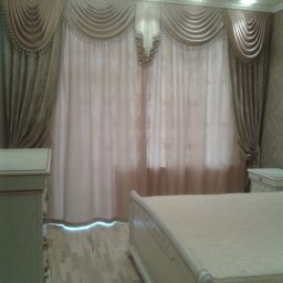 Спальня в классическом стиле.  Семенов Александр. Пошив и фото штор в интерьере 2016